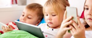 Viele Apps für Kinder sind irreführend und manipulativ